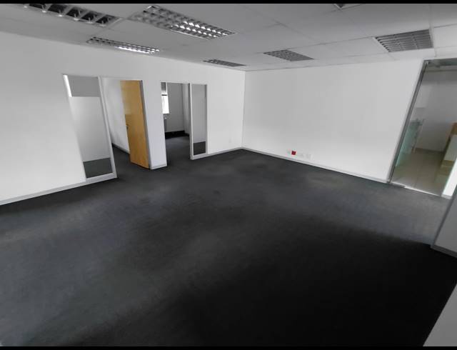 4,076M² OFFICE FOR SALE IN BRYANSTON